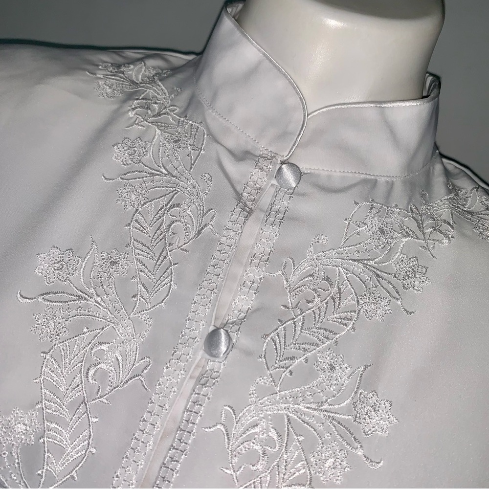 Vintage White Embroidered Mandarin Collar Blouse - Picture 3 of 11